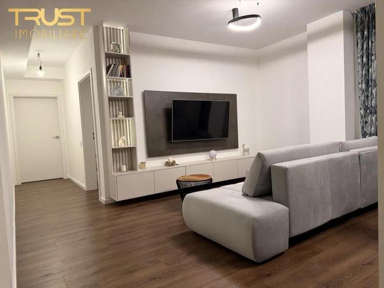 Apartament cu 4 camere semidecomandat în Gară