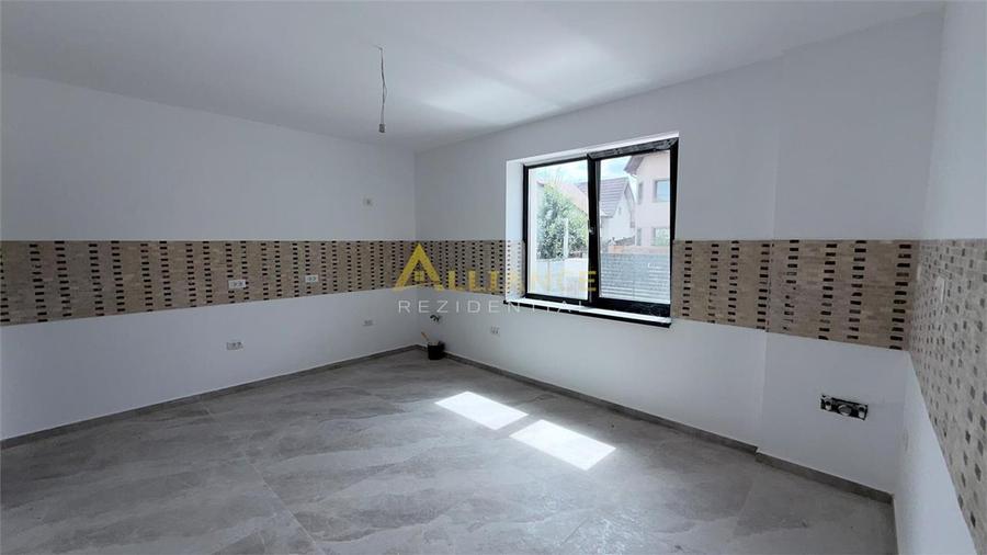 Casă individuală cu 5 camere cu Teren 530 Mp în Berceni