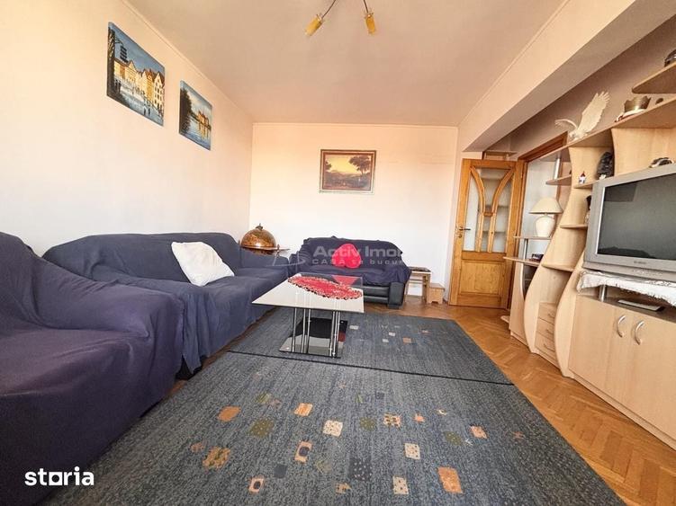 Apartament cu 3 camere decomandat în Decebal