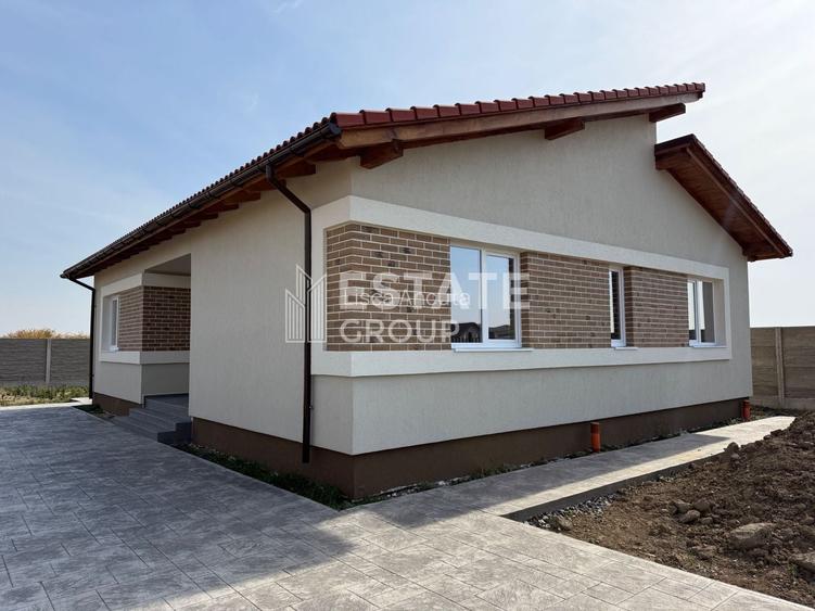 Casa individuala cu 4 camere in Mosnita Noua