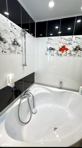 Apartament cu 2 camere decomandat în Tei