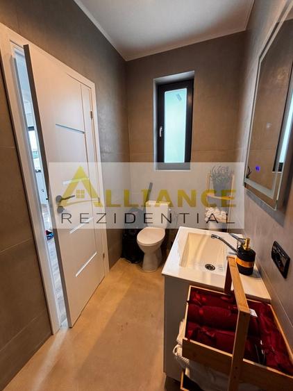 Casă individuală cu 4 camere cu Canalizare în Berceni