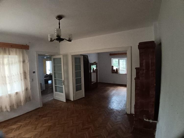 Casă cu 3 camere în Câmpulung Muscel
