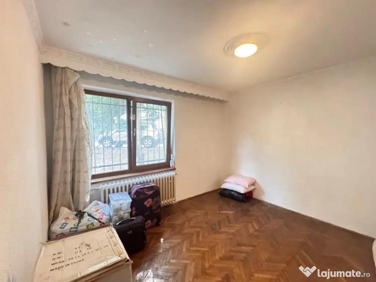 Apartament cu 2 camere decomandat în Brotăcei