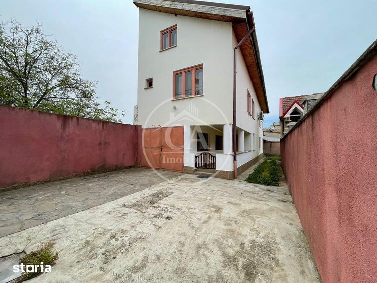 Casă cu 8 camere cu Teren 249 Mp în Calea Aradului
