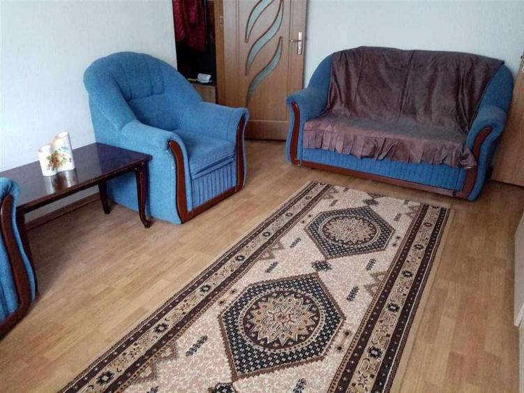 Apartament cu 3 camere semidecomandat, mobilat în Păcurari