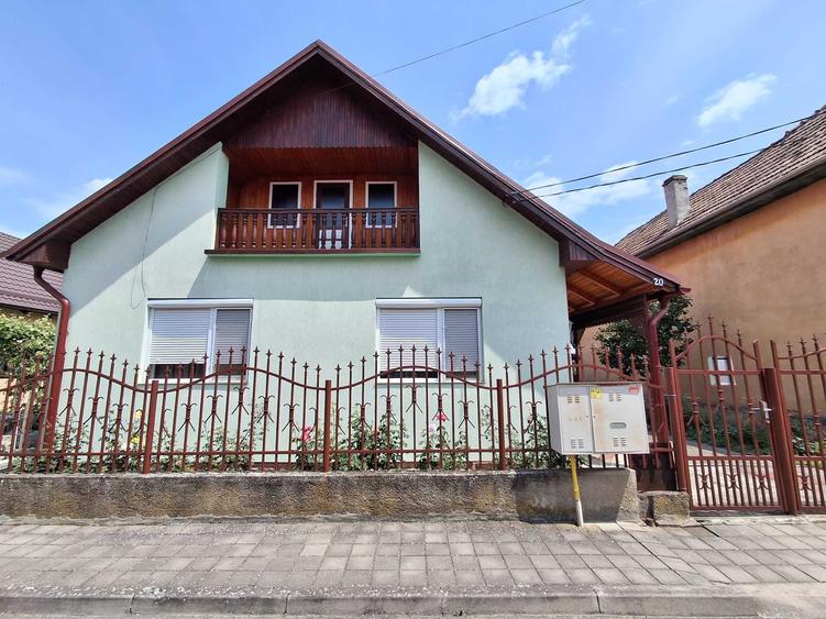 Casă cu 3 camere în Central