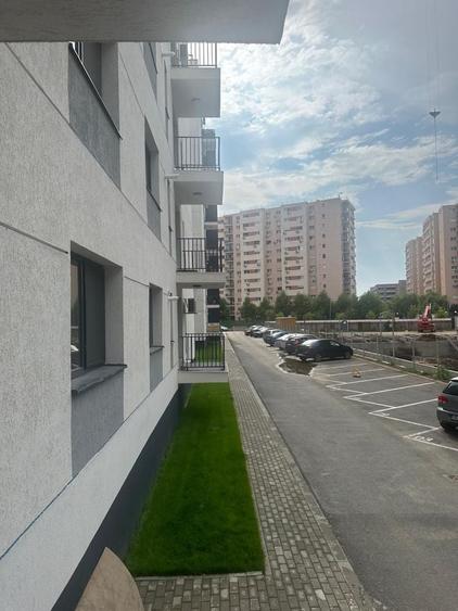 Garsonieră decomandată în Titan