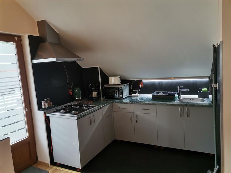 Casă cu 4 camere în Valea Alba