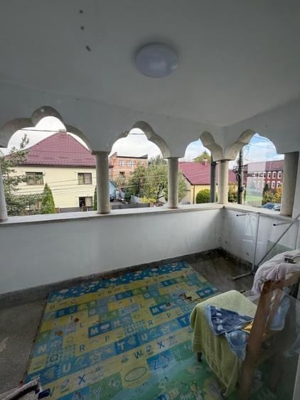 Casă individuală cu 5 camere cu Canalizare în Central