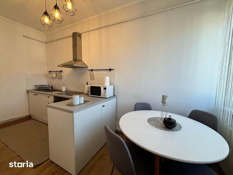 Apartament cu 2 camere decomandat în Republicii