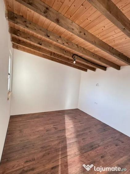 Casă cu 4 camere cu Teren 280 Mp în Central