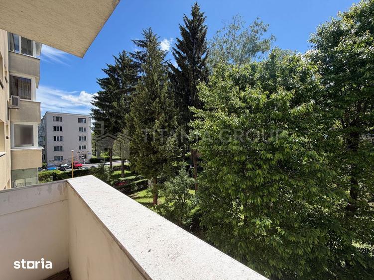 Apartament cu 3 camere semidecomandat în Astra
