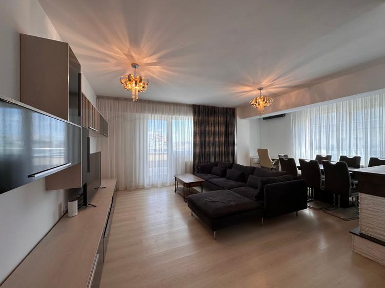 Apartament cu 3 camere semidecomandat în Dristor