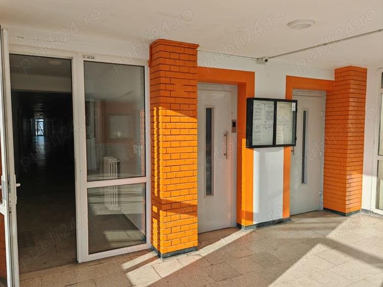 Garsonieră decomandată în Titan