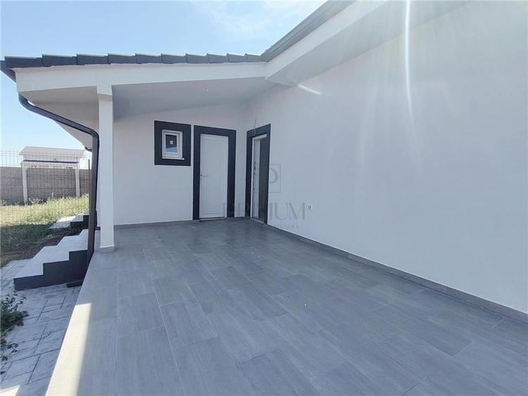 Duplex cu 3 camere cu Teren 300 Mp în Moșnița Veche