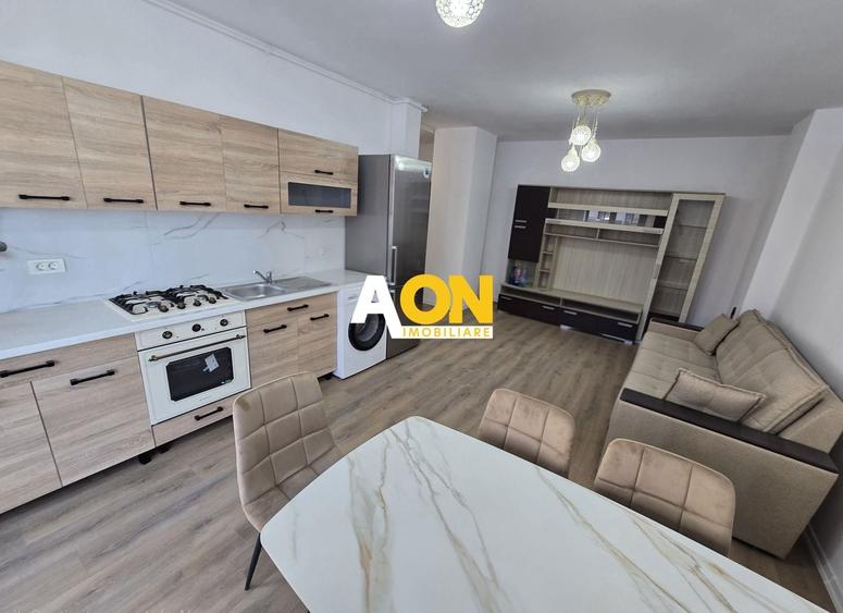 Apartament cu 3 camere decomandat, mobilat în Central