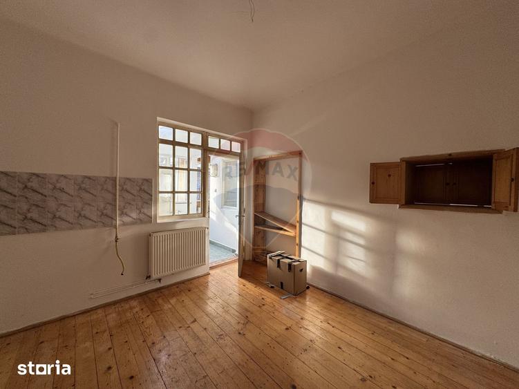 Casă cu 4 camere cu Teren 572 Mp în Central