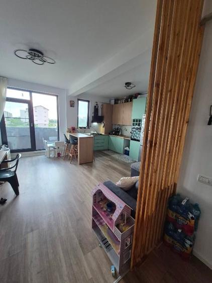 Apartament cu 2 camere semidecomandat, mobilat în Agigea