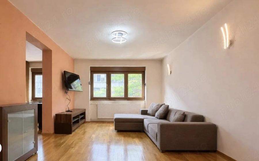Apartament cu 4 camere decomandat în Medicină