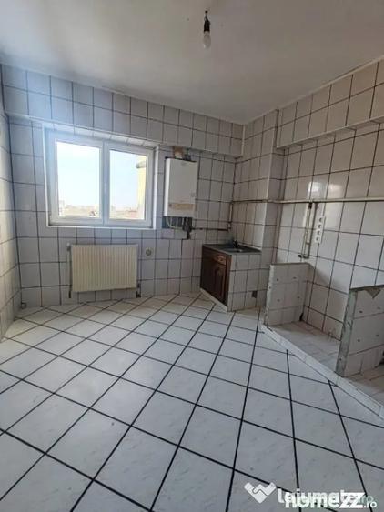 Apartament cu 3 camere semidecomandat în Ultracentral