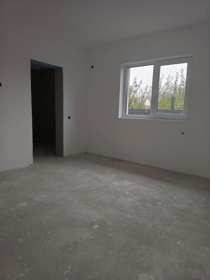 Casă individuală cu 4 camere cu Teren 350 Mp în Joița