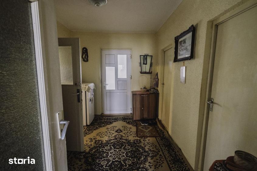 Casă cu 5 camere cu Teren 594 Mp în Trușești