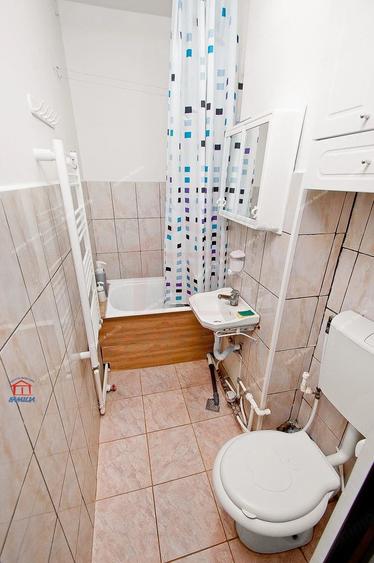Apartament cu 2 camere decomandat în Micro 19