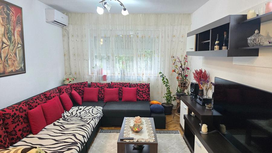 Vand apartament 3 camere in Deva, zona Minerului, etaj 3, bloc de 4 etaje - 1