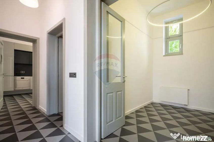 Casă cu 7 camere cu Teren 444 Mp în Dealul Cetății