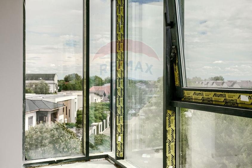 Apartament cu 3 camere semidecomandat în Subcetate