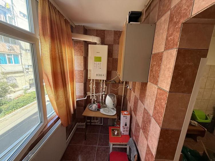 Apartament cu 2 camere decomandat, mobilat în CET