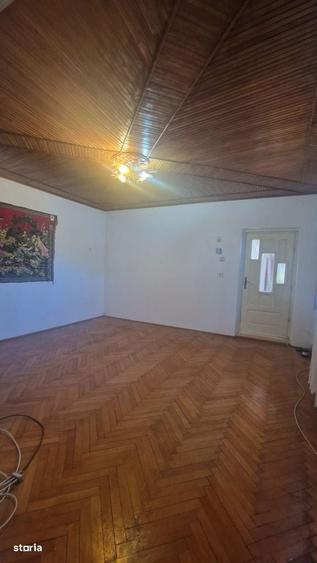 Casă cu 3 camere cu Teren 305 Mp în Central
