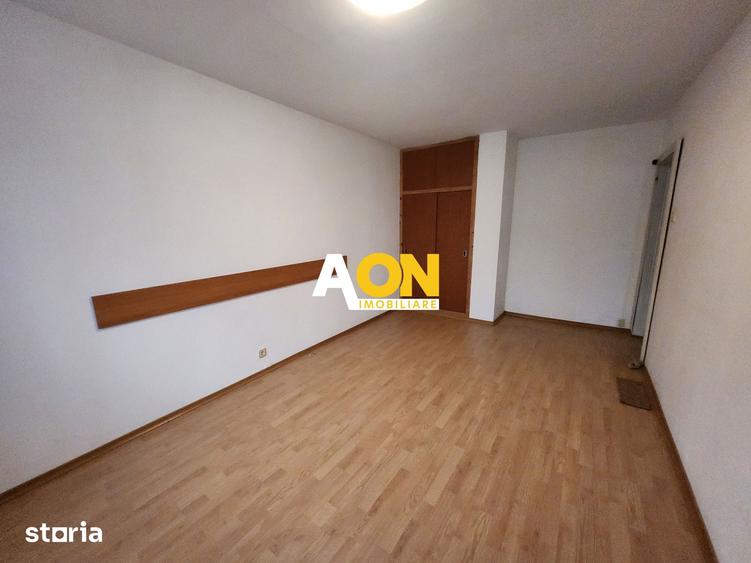 Apartament cu 3 camere în Cetate