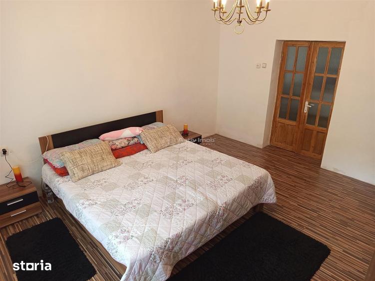Casă cu Teren 1803 Mp în Anina