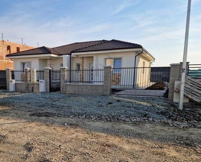 Duplex cu 3 camere cu Teren 310 Mp în Șag
