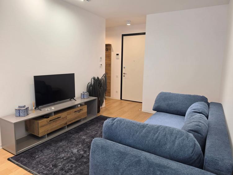 Apartament cu 2 camere semidecomandat, mobilat în Barbu Văcărescu
