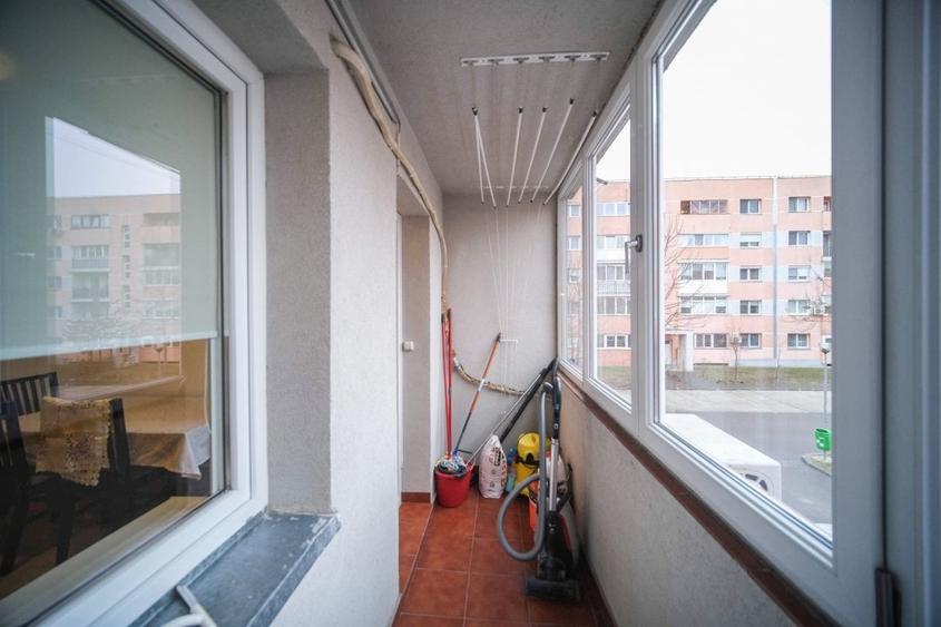 Apartament cu 3 camere decomandat în Drumul Taberei