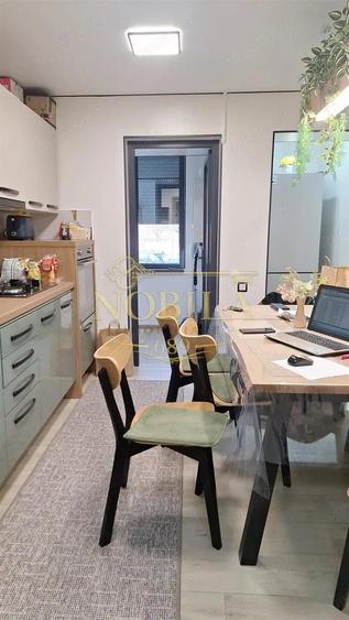 Apartament cu 3 camere decomandat, mobilat în Central