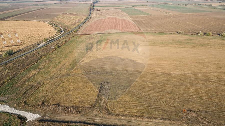 Teren agricol intravilan de 39016 mp, în Exterior Nord