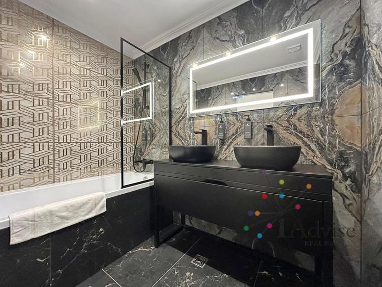 Apartament cu 4 camere decomandat, mobilat în Central