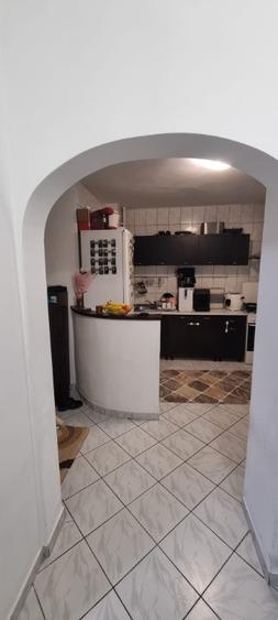 Apartament cu 3 camere decomandat, mobilat în Pantelimon