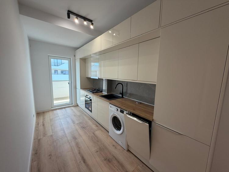 Apartament cu 3 camere semidecomandat în Florești — fotografia 2