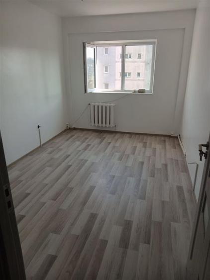Apartament cu 2 camere decomandat în Mircea cel Bătrân