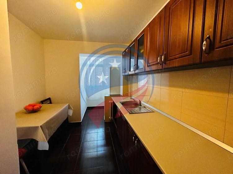 Apartament cu 4 camere decomandat în Central