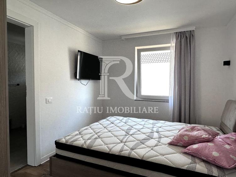 Casă individuală cu 6 camere cu Canalizare în Sânmartin