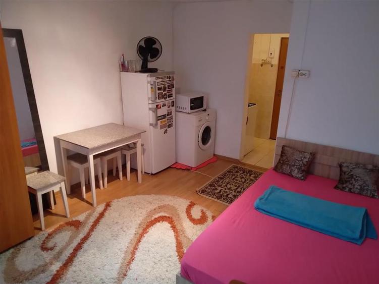 Garsonieră semidecomandată în Aradului