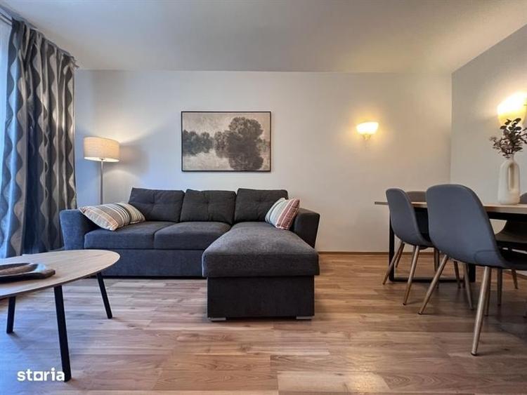 Apartament cu 3 camere semidecomandat în Aviației