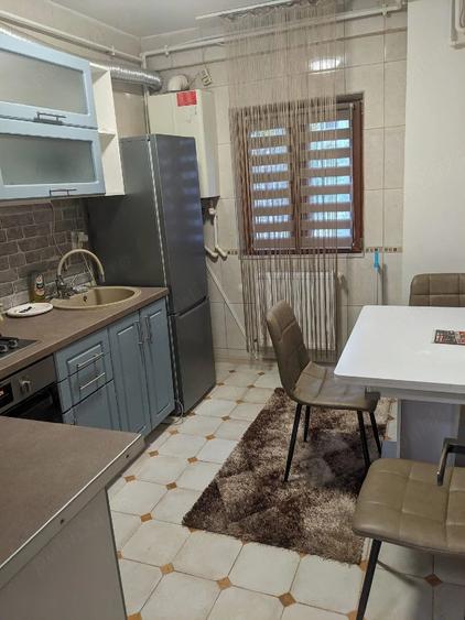 Apartament cu 2 camere decomandat în Titulescu