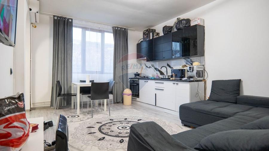 Casă cu 4 camere cu Teren 299 Mp în Periferie